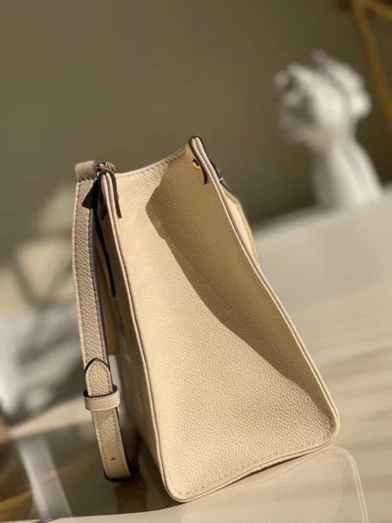 LOUIS VUITTON ONTHEGO Versatile Commuting Bicolor Aging Embossed Grain Cowhide Tote Bag Tote Bag Shopping Bag One Shoulder Handbag Small Women's Milk White Light Pink