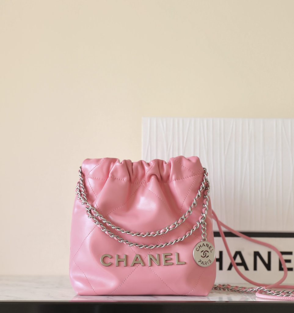 CHANEL Chanel 22Bag 23s drawstring silver chain shiny calfskin bucket bag crossbody shoulder bag mini female models pink