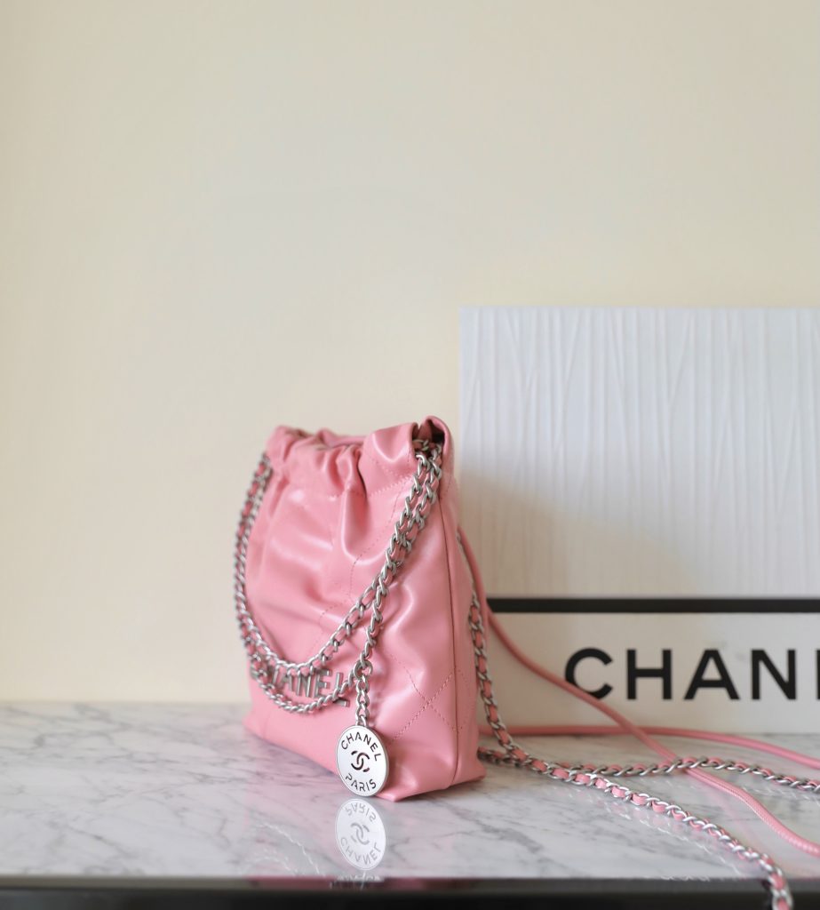 CHANEL Chanel 22Bag 23s drawstring silver chain shiny calfskin bucket bag crossbody shoulder bag mini female models pink