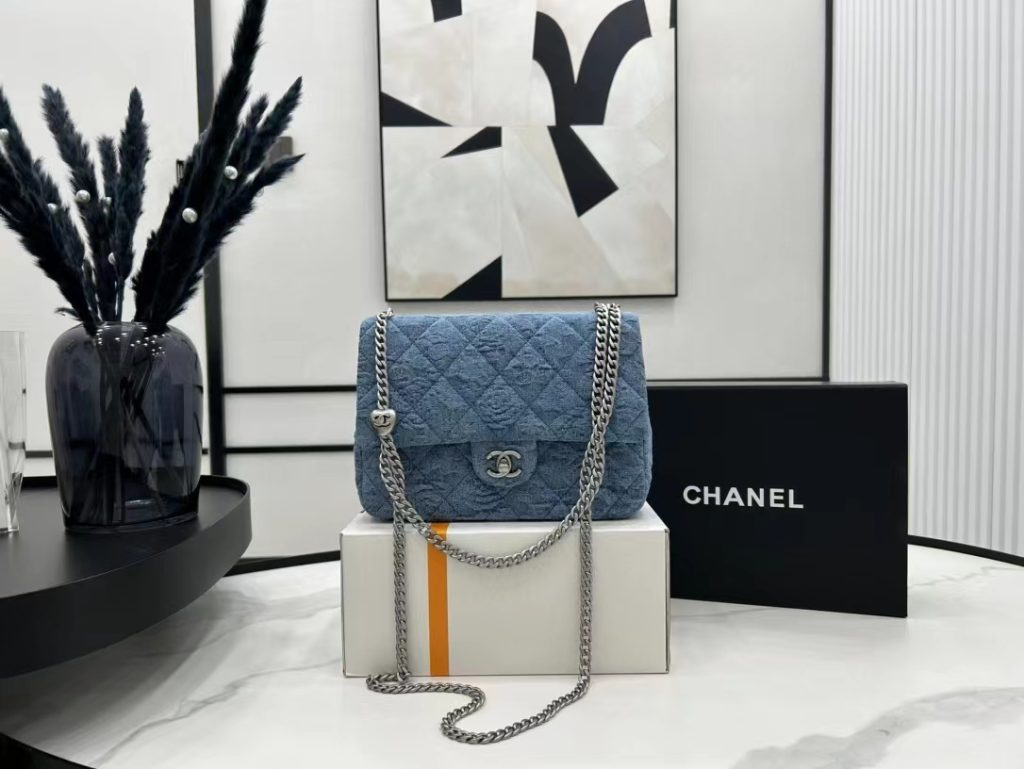 CHANEL Chanel 23P series camellia print love adjustable buckle silver chain cowboy flap bag shoulder crossbody bag large female models blue