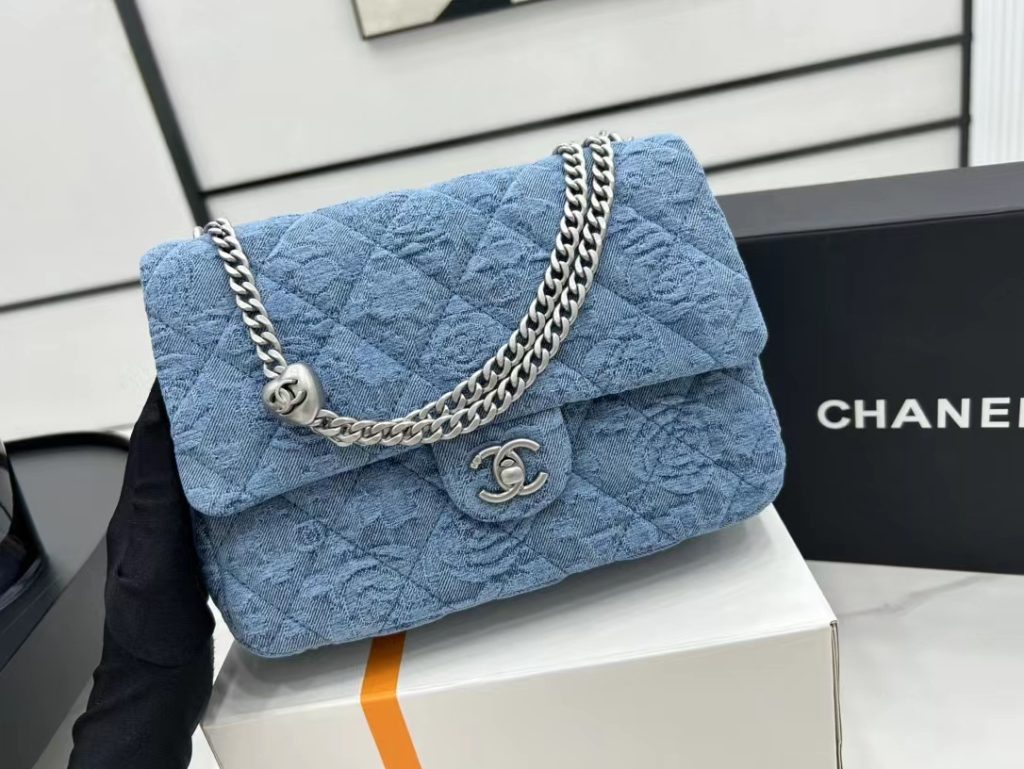 CHANEL Chanel 23P series camellia print love adjustable buckle silver chain cowboy flap bag shoulder crossbody bag large female models blue