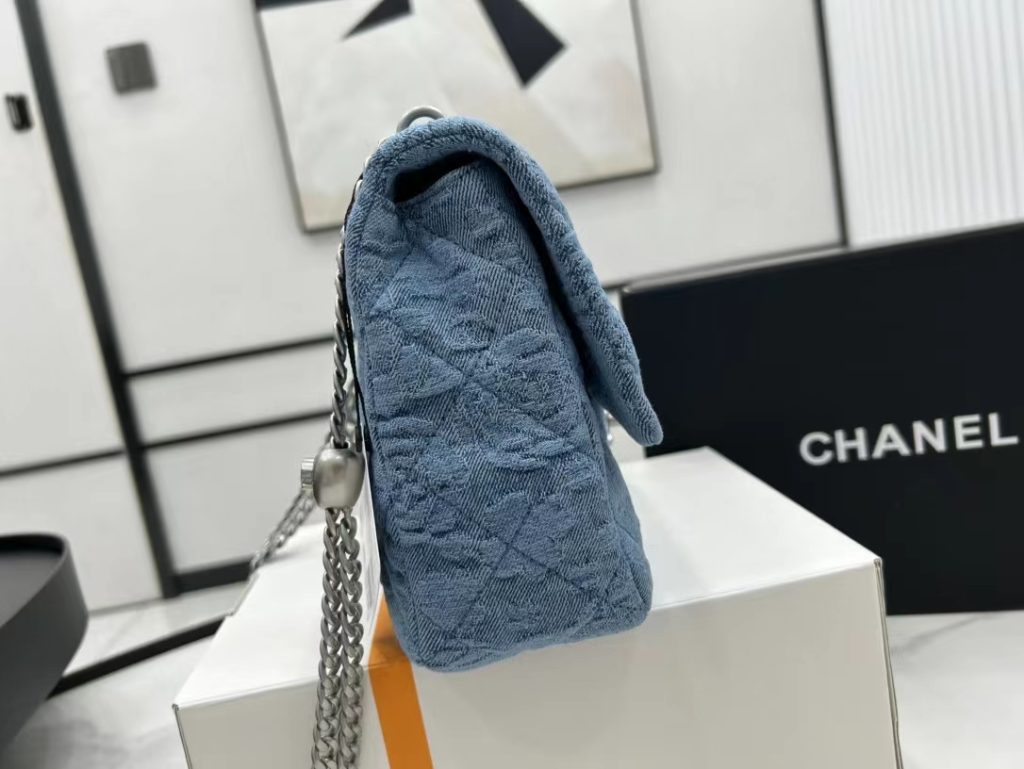 CHANEL Chanel 23P series camellia print love adjustable buckle silver chain cowboy flap bag shoulder crossbody bag large female models blue