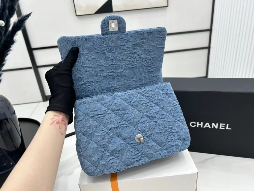 CHANEL Chanel 23P series camellia print love adjustable buckle silver chain cowboy flap bag shoulder crossbody bag large female models blue