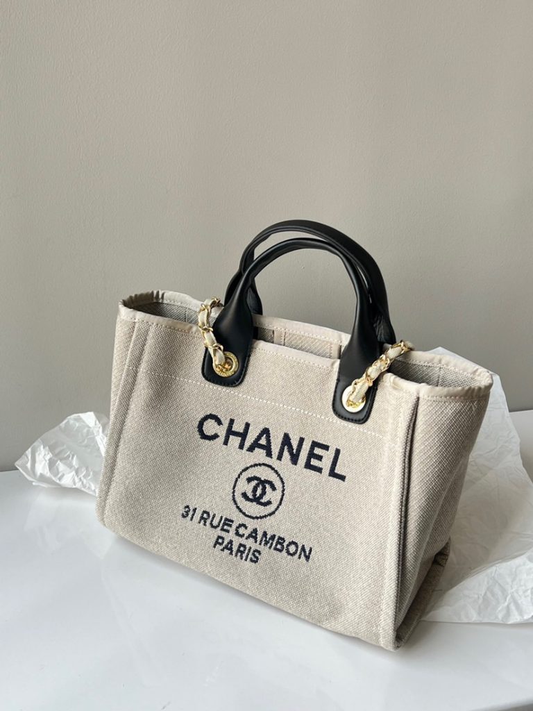 CHANEL Chanel 22SS spring and summer series letter print chain canvas spell leather tote bag Tote bag shopping bag shoulder handbag women