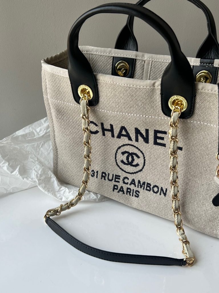 CHANEL Chanel 22SS spring and summer series letter print chain canvas spell leather tote bag Tote bag shopping bag shoulder handbag women