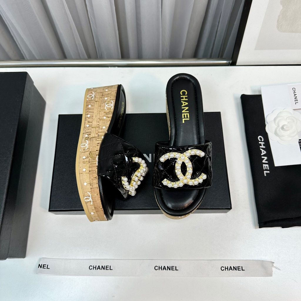 CHANEL pearl fashion sandals women's black