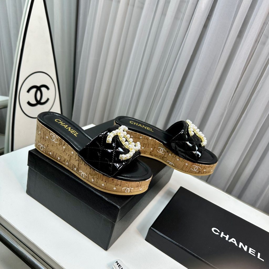 CHANEL pearl fashion sandals women's black