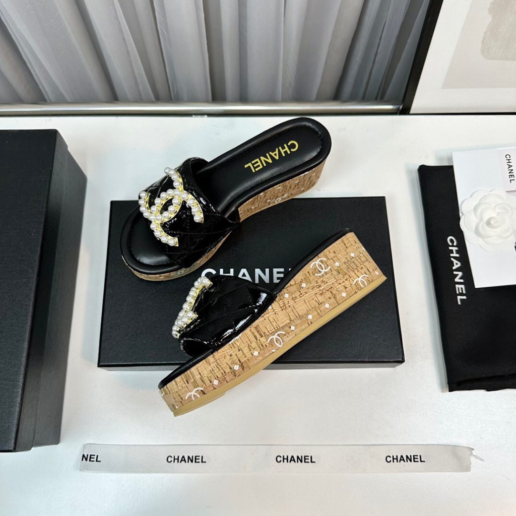 CHANEL pearl fashion sandals women's black