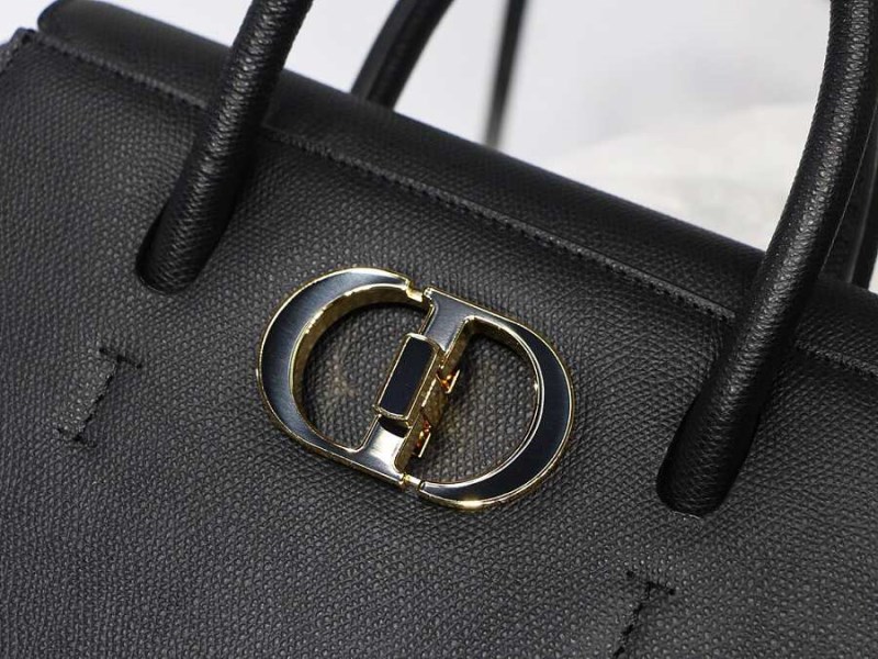 Dior Medium St Honoré Tote Bag In Black M9321