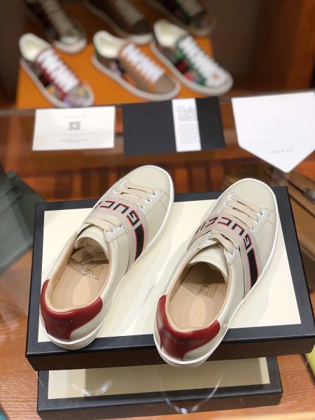 Gucci bee shoes