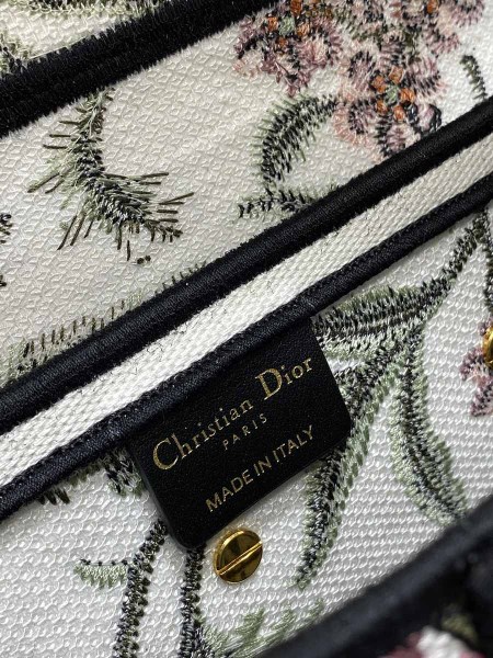 Dior Saddle White Jardin Magique Embroidery Bag