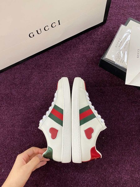 Gucci heart shoes