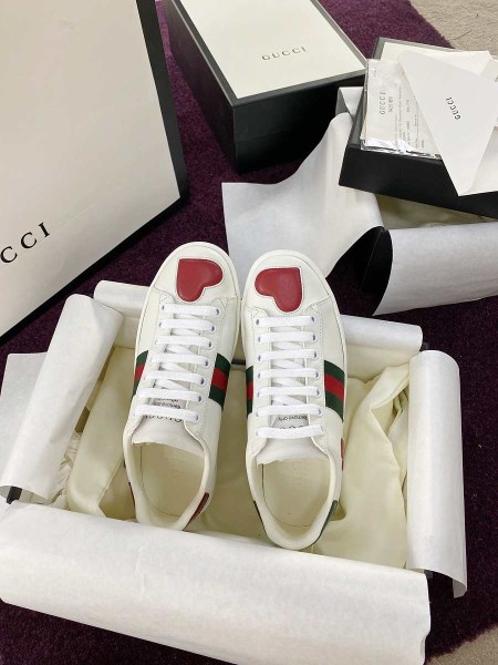 Gucci heart shoes