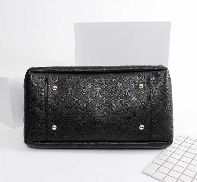 Louis Vuitton ARTSY MM M41066